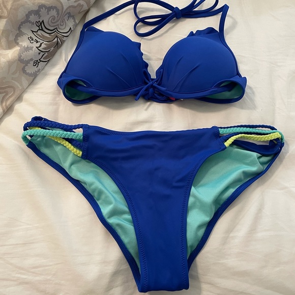 Victoria’s Secret wired swim top and bottoms